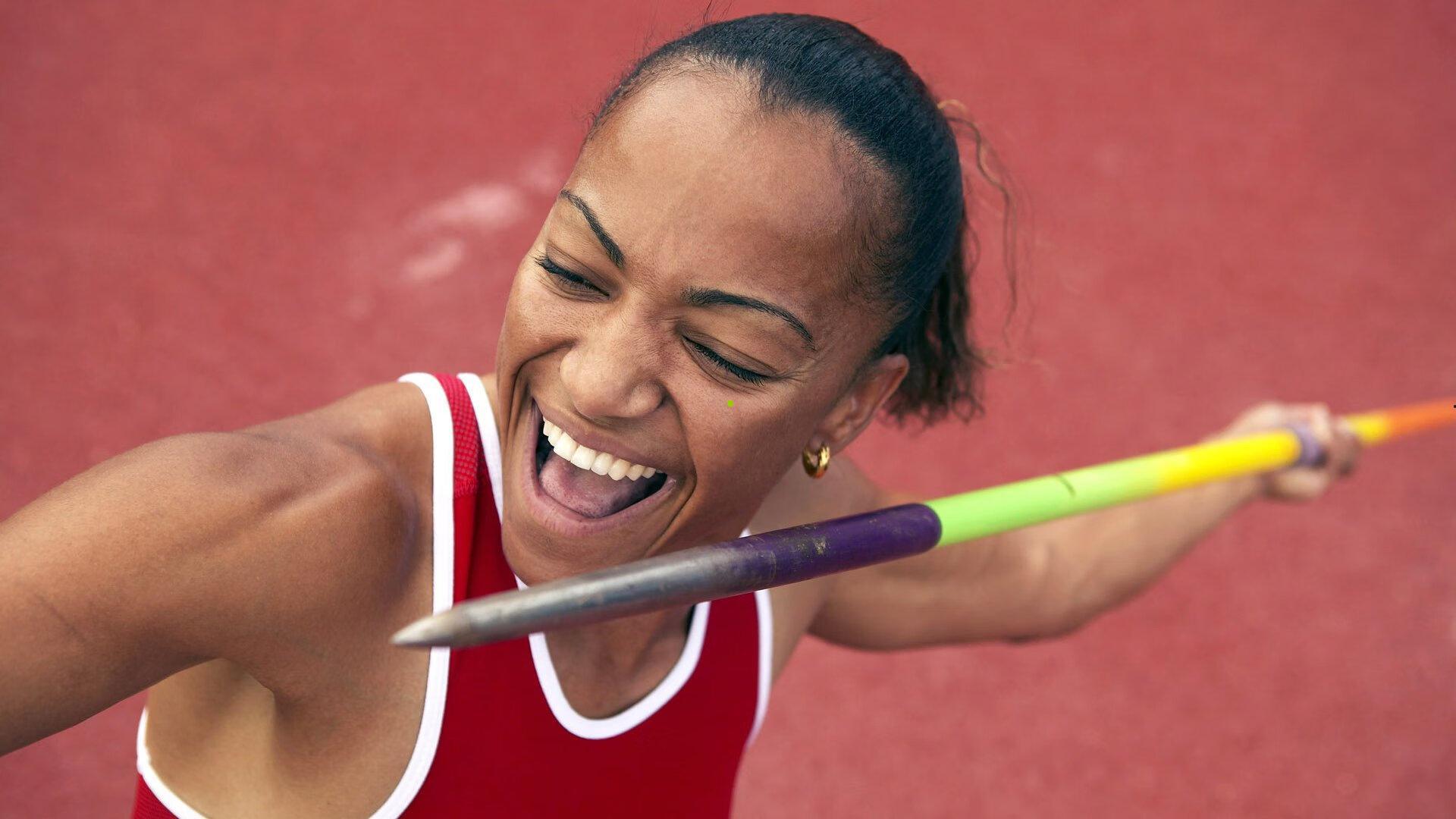 雄鹿队野心勃勃，探求以扬尼斯-阿德托昆博交换老鹰队杰伦-约翰逊的重磅交易